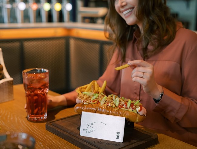 Monatliches Hotdog- & Burger-Special